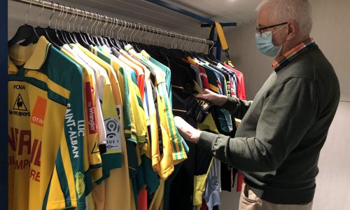 Interview –  Il s’est constitué une collection unique sur le FC Nantes, en Vendée