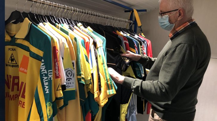 Interview –  Il s’est constitué une collection unique sur le FC Nantes, en Vendée
