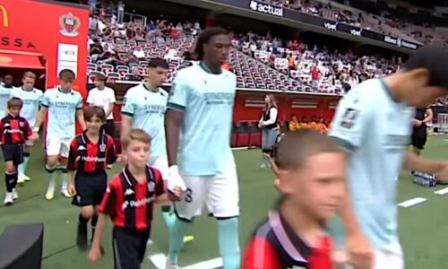 Ciel ! Ce maillot…